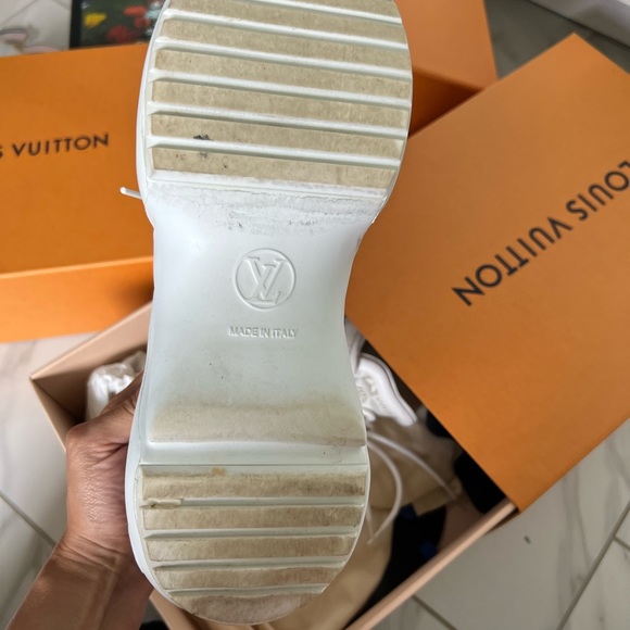 Louis Vuitton Archlight Sneaker in a 37 - Picture 3 of 5